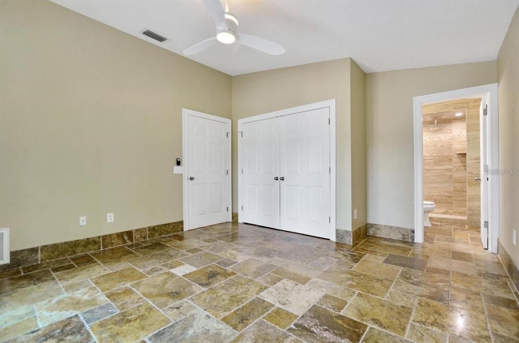 Под контрактом: $1,199,900 (4 спален, 4 ванн, 2629 Квадратных фут)