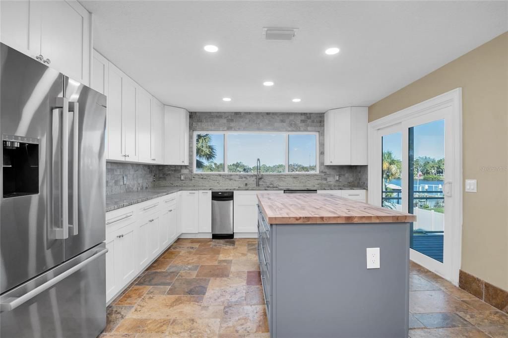 Под контрактом: $1,199,900 (4 спален, 4 ванн, 2629 Квадратных фут)