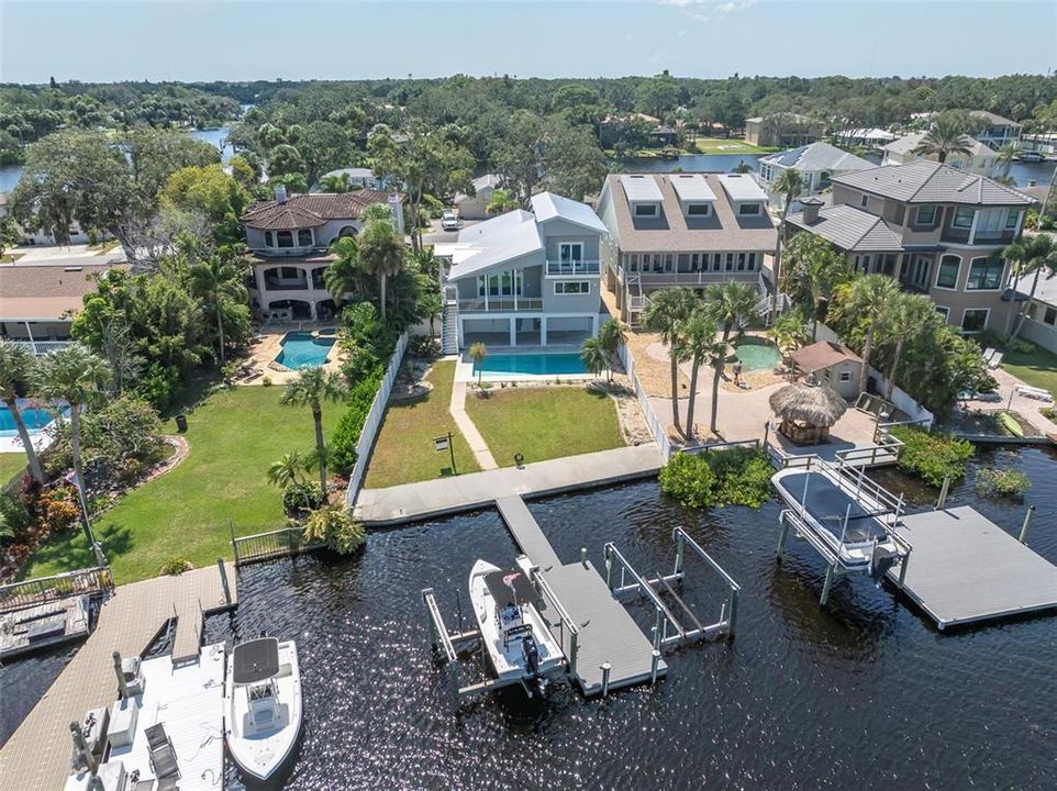 Под контрактом: $1,199,900 (4 спален, 4 ванн, 2629 Квадратных фут)