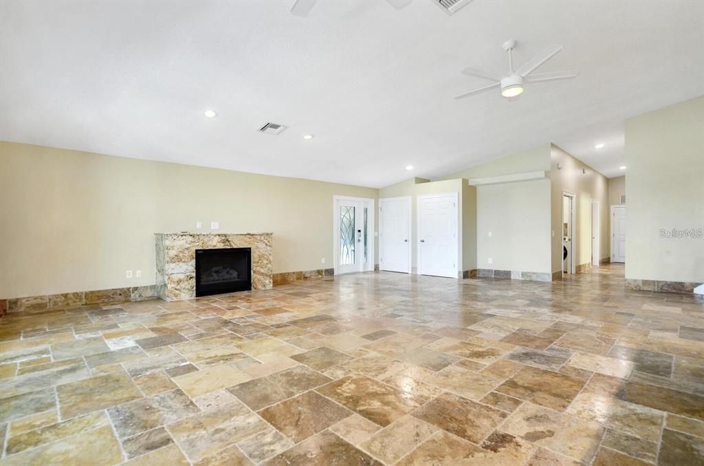 Под контрактом: $1,199,900 (4 спален, 4 ванн, 2629 Квадратных фут)