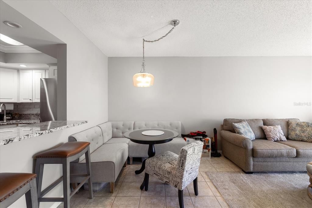 Active With Contract: $199,900 (1 beds, 1 baths, 745 Square Feet)