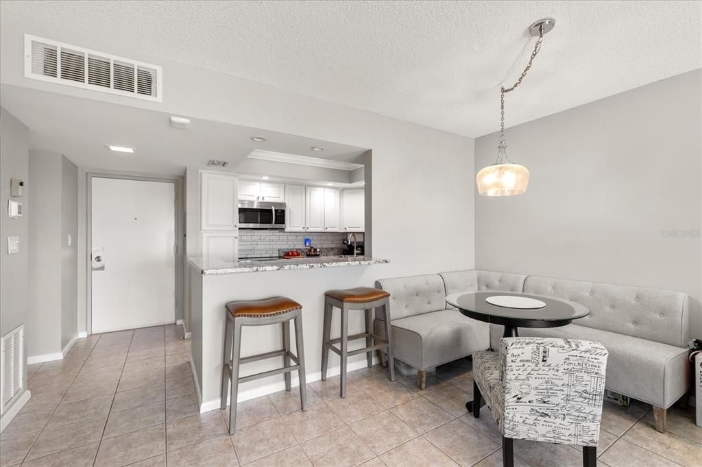Active With Contract: $199,900 (1 beds, 1 baths, 745 Square Feet)