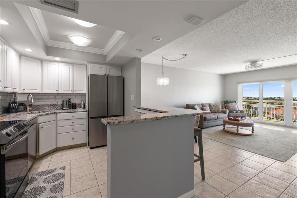 Active With Contract: $199,900 (1 beds, 1 baths, 745 Square Feet)