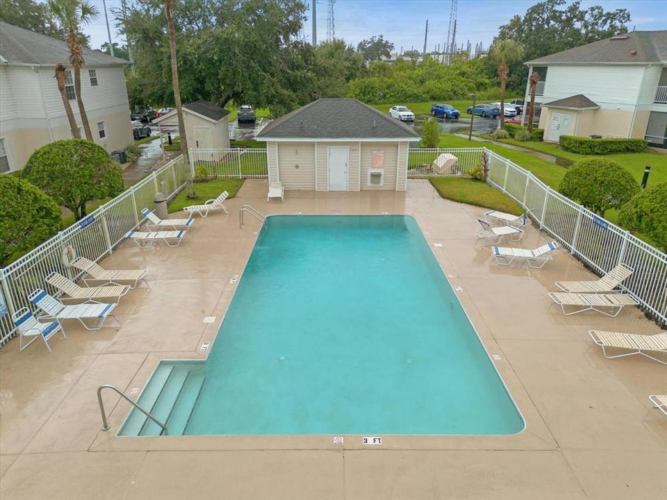 For Sale: $225,000 (2 beds, 2 baths, 1045 Square Feet)