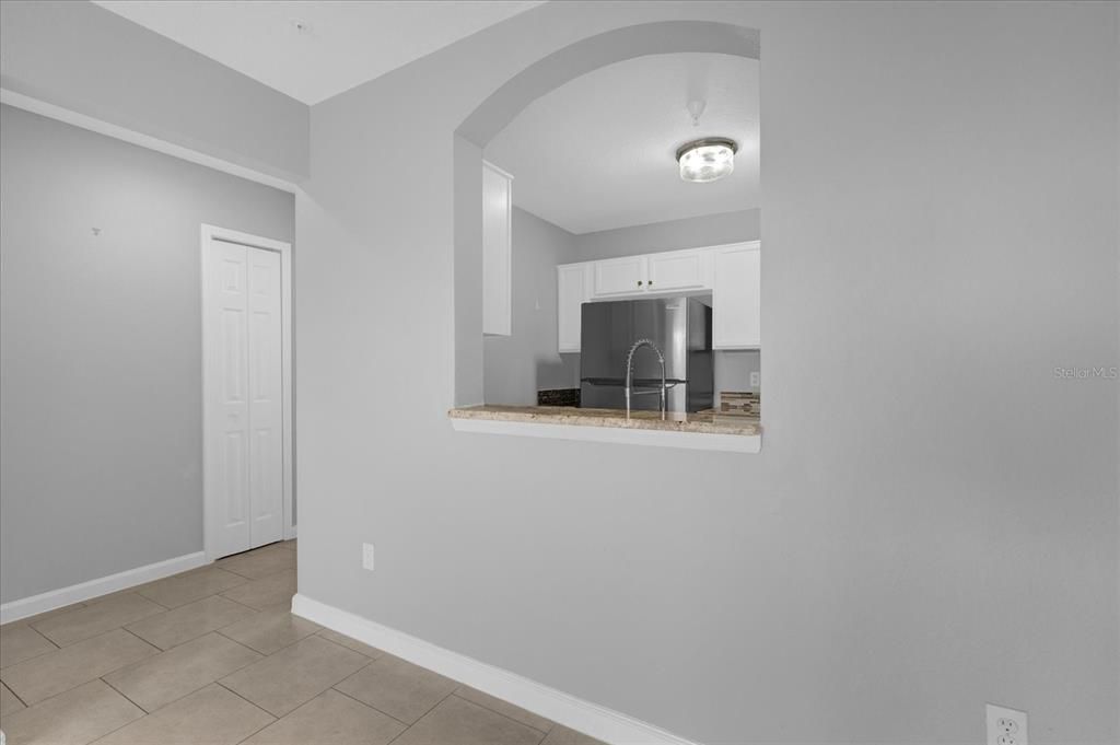 For Sale: $225,000 (2 beds, 2 baths, 1045 Square Feet)