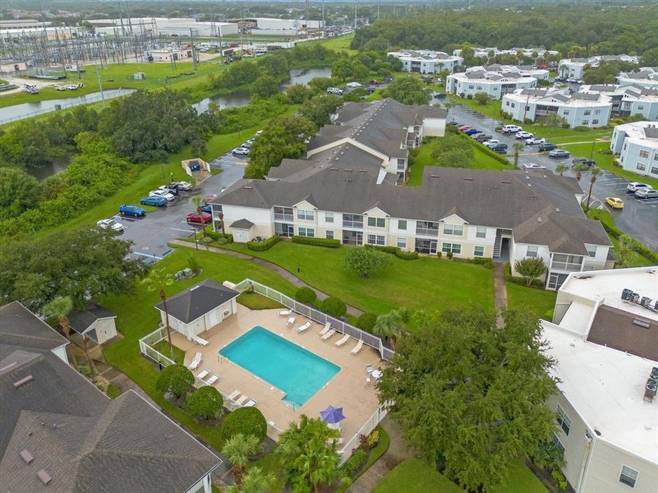 For Sale: $225,000 (2 beds, 2 baths, 1045 Square Feet)