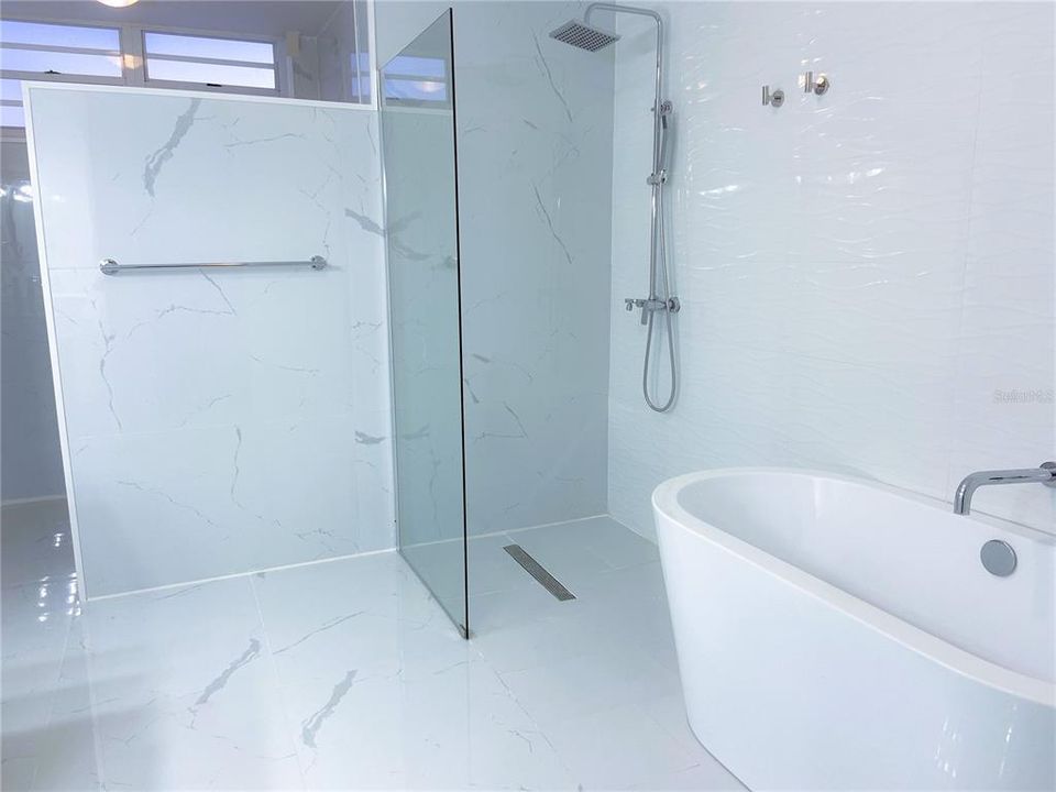 En Renta: $6,100 (4 camas, 4 baños, 3500 Pies cuadrados)