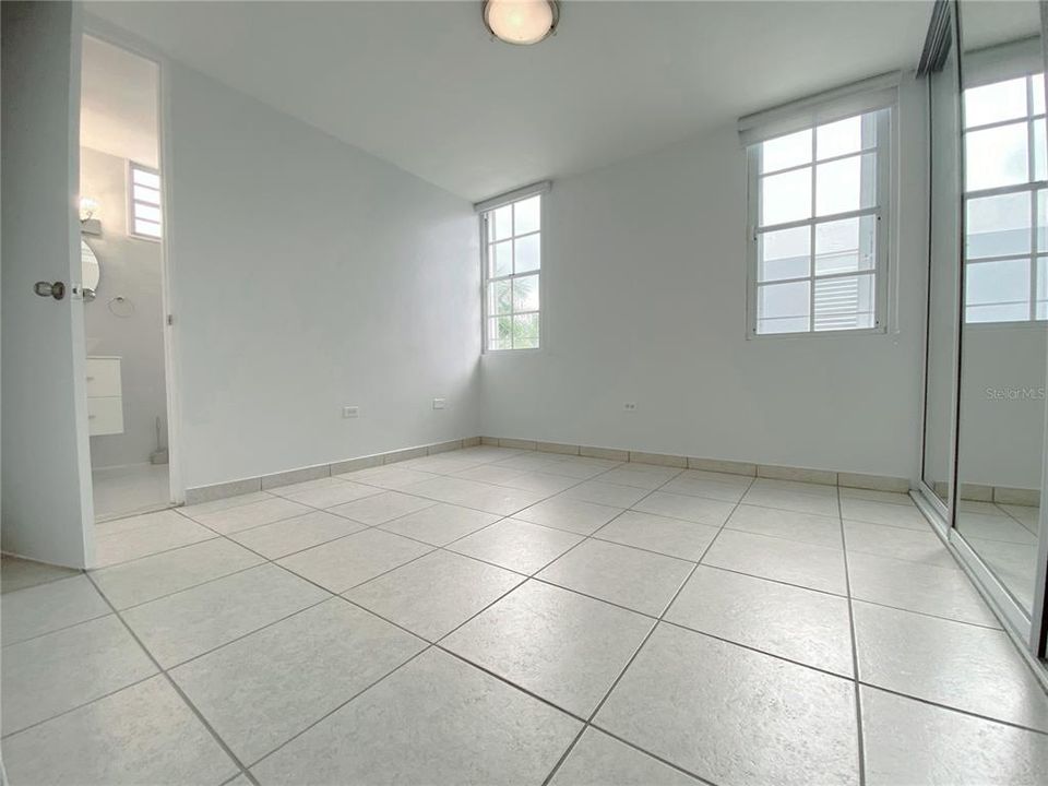 En Renta: $6,100 (4 camas, 4 baños, 3500 Pies cuadrados)