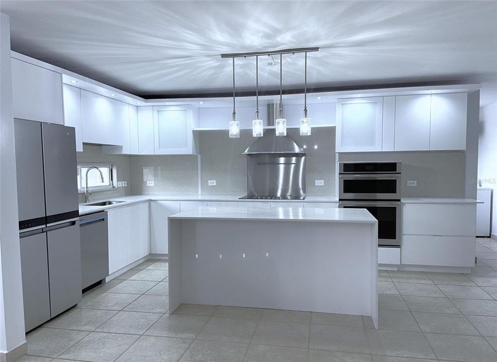 En Renta: $6,100 (4 camas, 4 baños, 3500 Pies cuadrados)