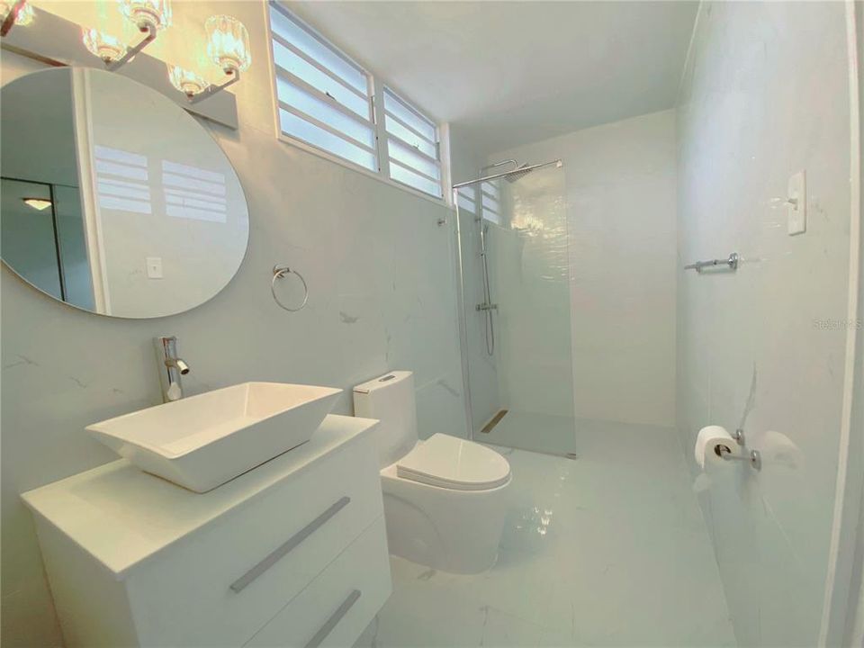 En Renta: $6,100 (4 camas, 4 baños, 3500 Pies cuadrados)