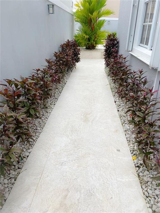 En Renta: $6,100 (4 camas, 4 baños, 3500 Pies cuadrados)