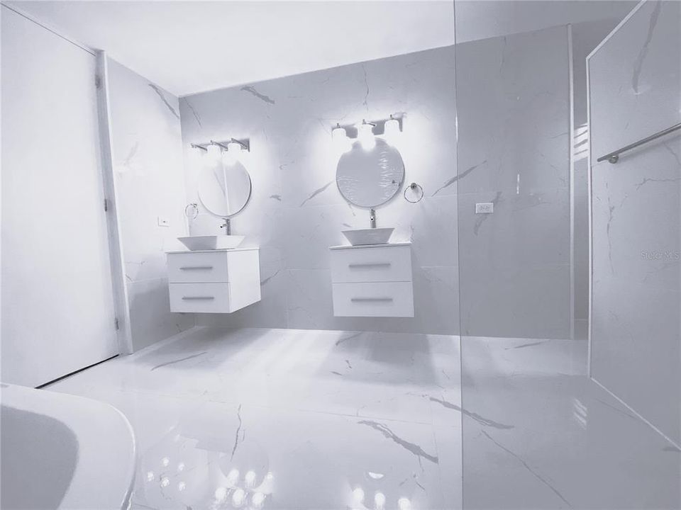 En Renta: $6,100 (4 camas, 4 baños, 3500 Pies cuadrados)