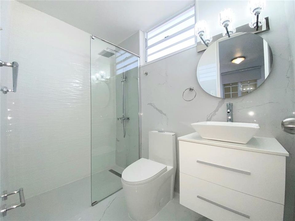 En Renta: $6,100 (4 camas, 4 baños, 3500 Pies cuadrados)