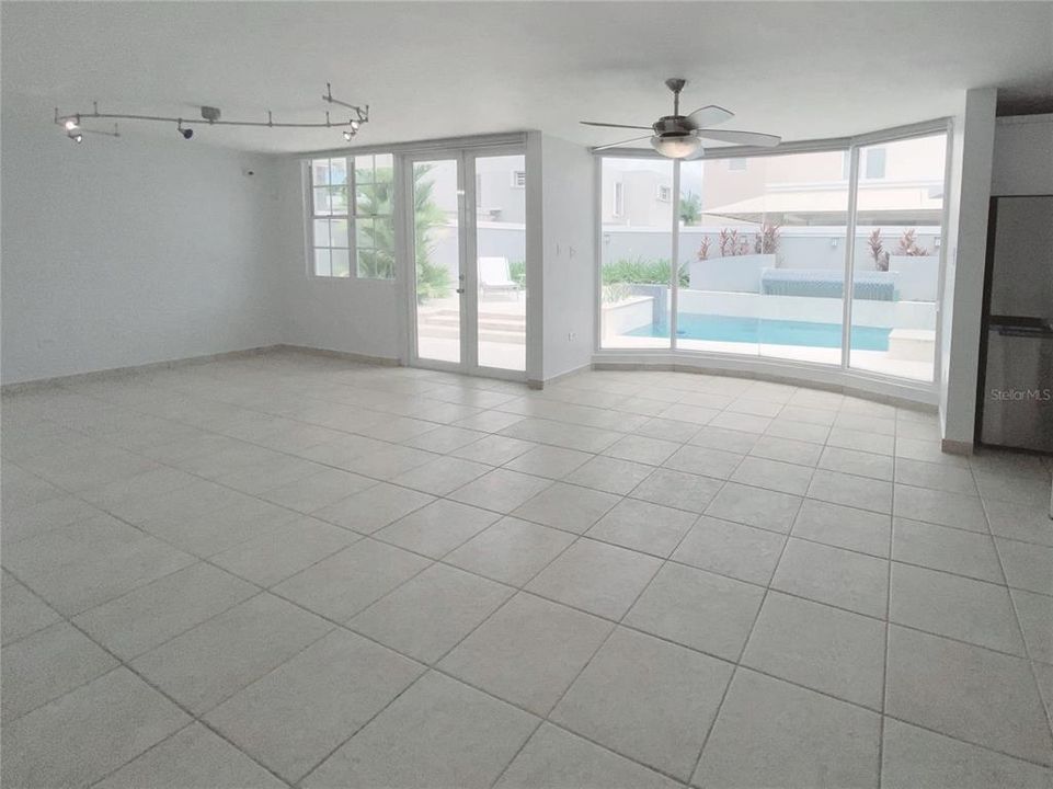 En Renta: $6,100 (4 camas, 4 baños, 3500 Pies cuadrados)