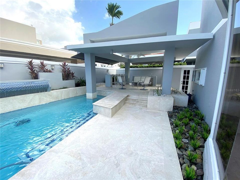 En Renta: $6,100 (4 camas, 4 baños, 3500 Pies cuadrados)