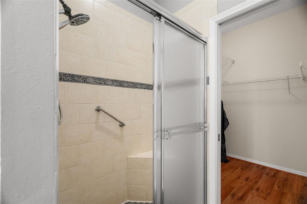 Active With Contract: $299,900 (2 beds, 2 baths, 1404 Square Feet)