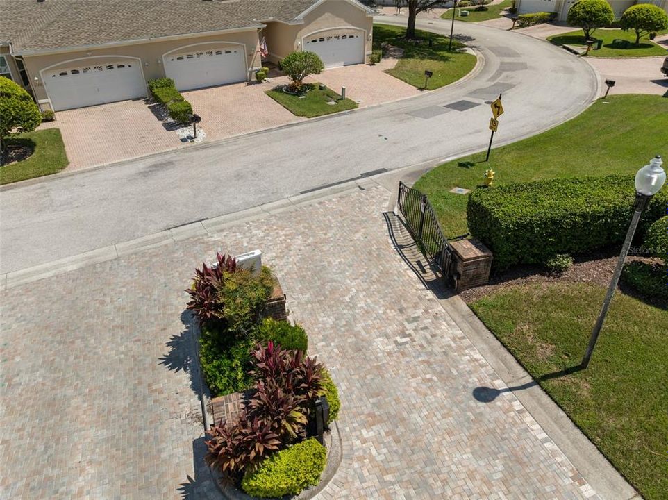 Active With Contract: $299,900 (2 beds, 2 baths, 1404 Square Feet)