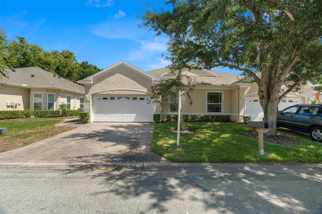 Active With Contract: $299,900 (2 beds, 2 baths, 1404 Square Feet)