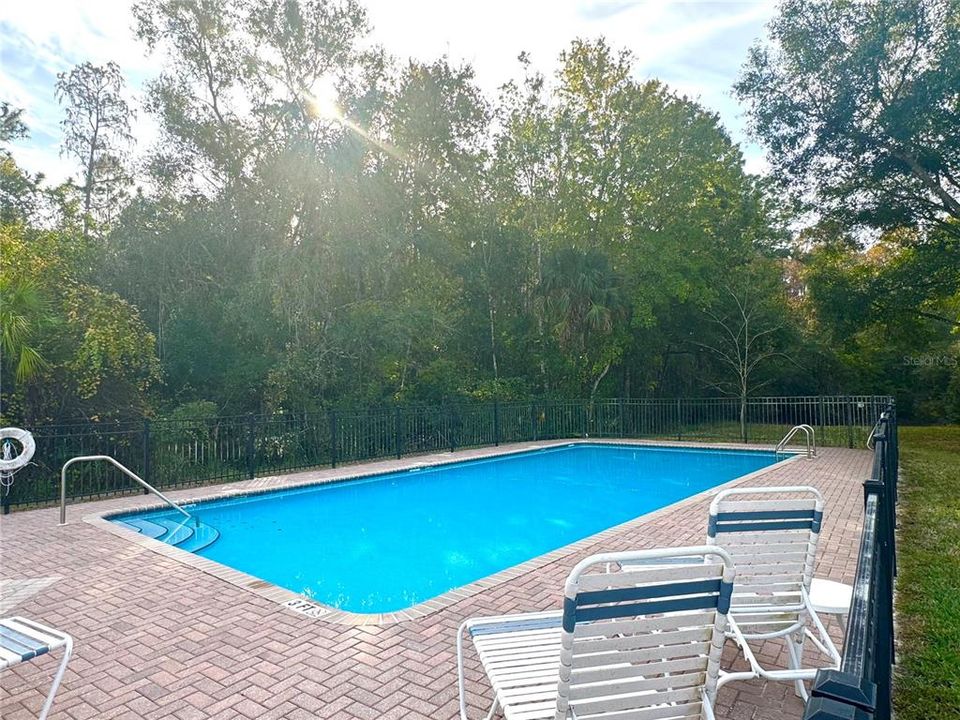 Active With Contract: $299,900 (2 beds, 2 baths, 1404 Square Feet)