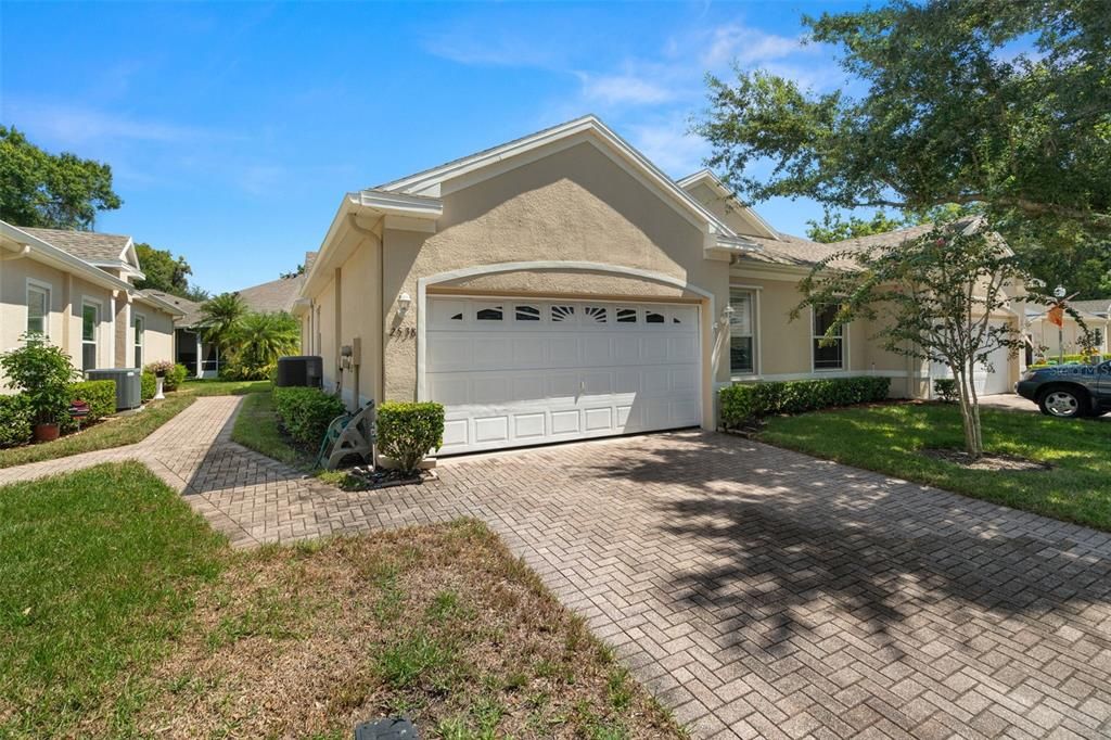 Active With Contract: $299,900 (2 beds, 2 baths, 1404 Square Feet)