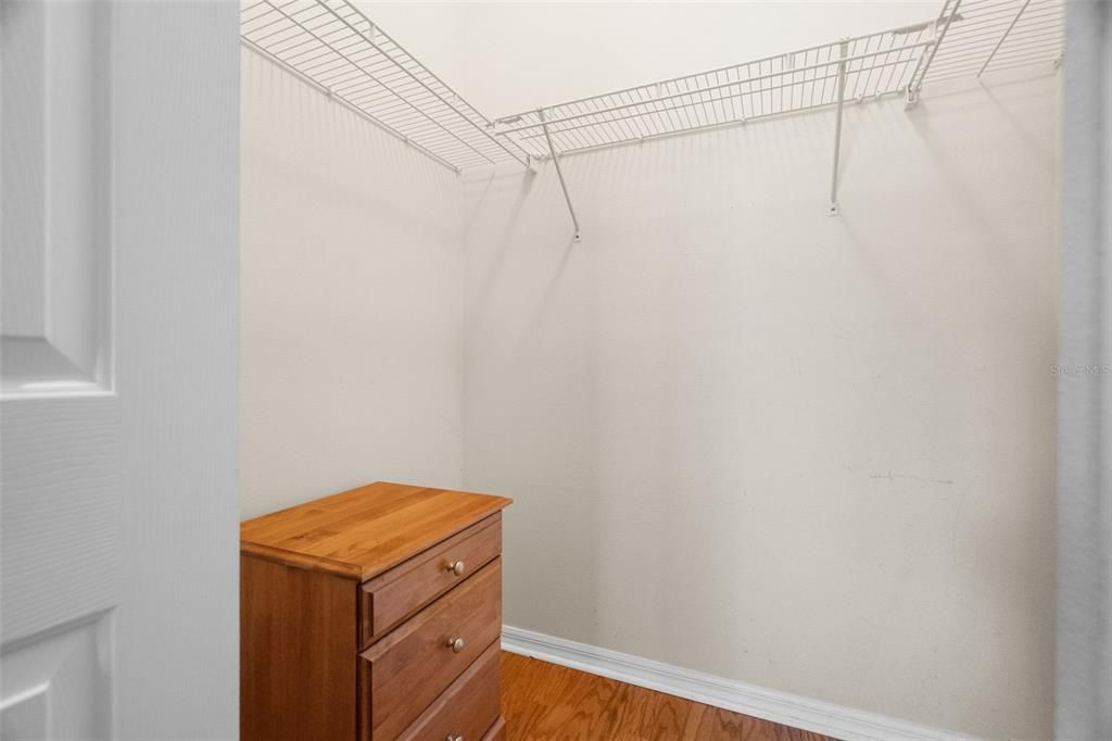 Active With Contract: $299,900 (2 beds, 2 baths, 1404 Square Feet)