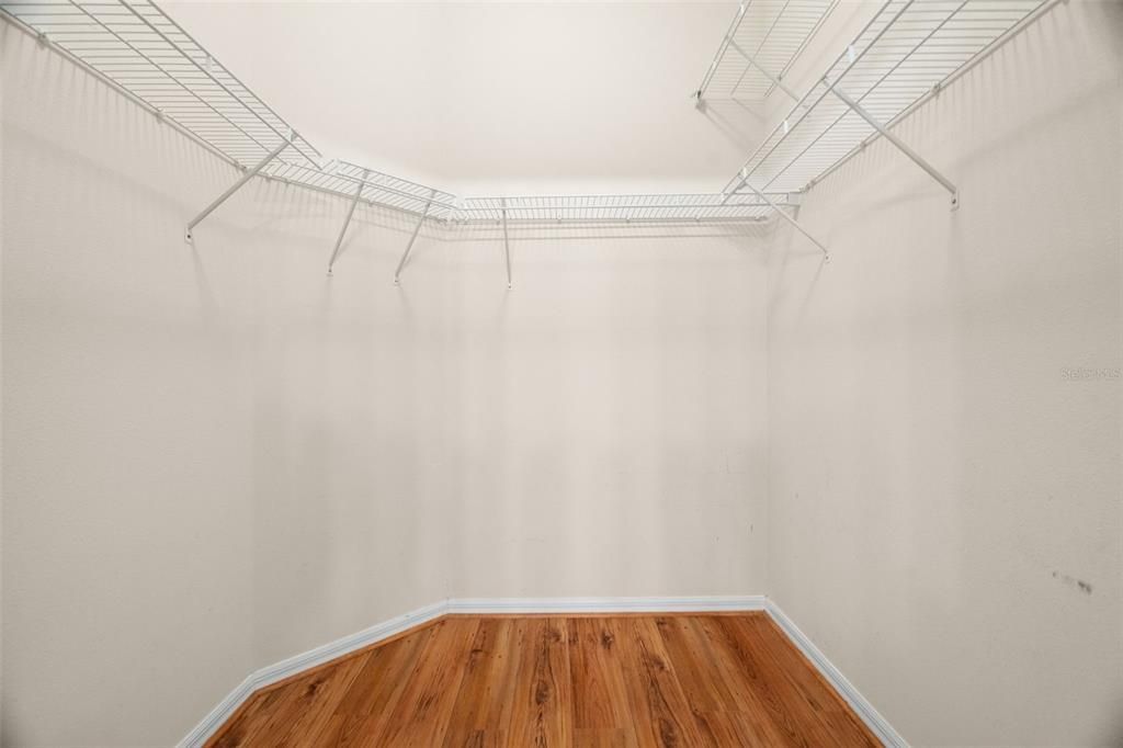 Active With Contract: $299,900 (2 beds, 2 baths, 1404 Square Feet)