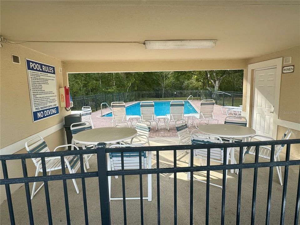 Active With Contract: $299,900 (2 beds, 2 baths, 1404 Square Feet)