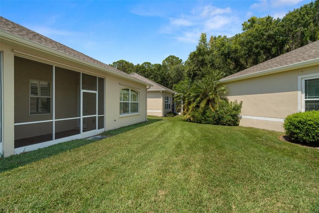 Active With Contract: $299,900 (2 beds, 2 baths, 1404 Square Feet)