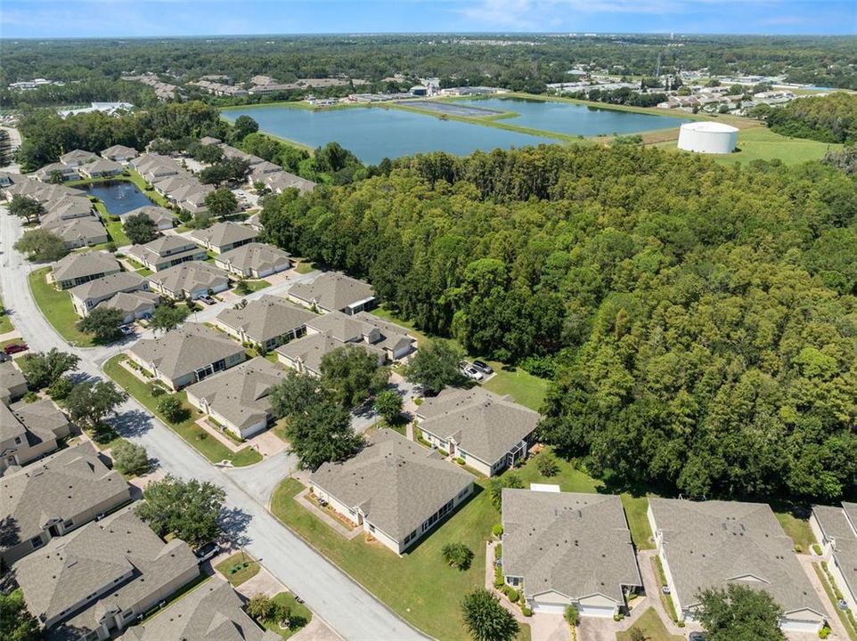 Active With Contract: $299,900 (2 beds, 2 baths, 1404 Square Feet)