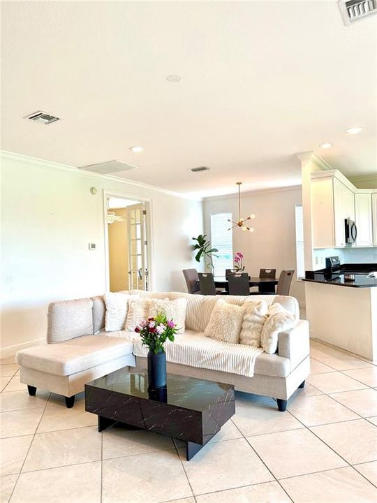 En Renta: $1,999 (3 camas, 2 baños, 1688 Pies cuadrados)