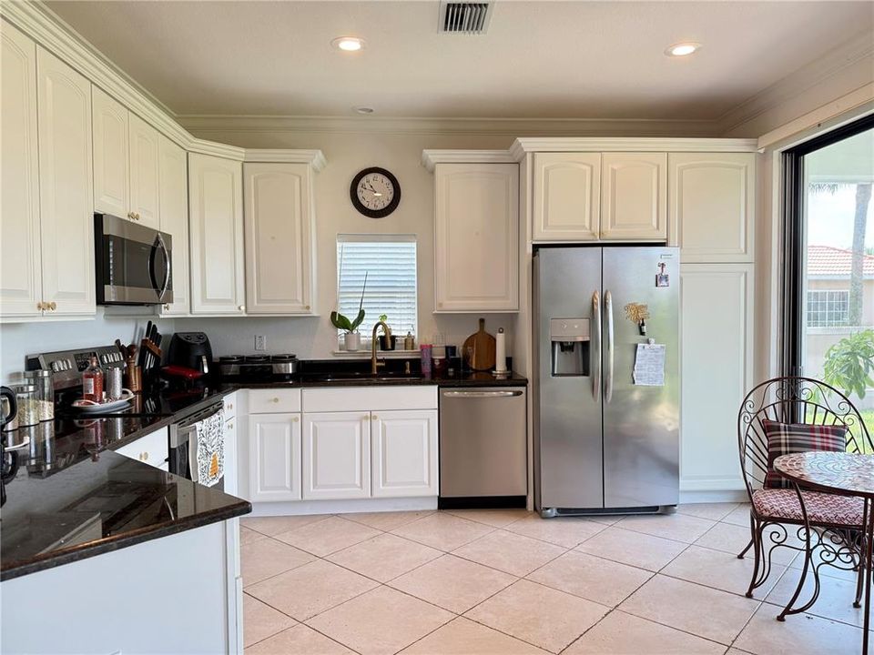 En Renta: $1,999 (3 camas, 2 baños, 1688 Pies cuadrados)