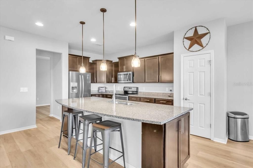 For Sale: $428,000 (3 beds, 2 baths, 2518 Square Feet)