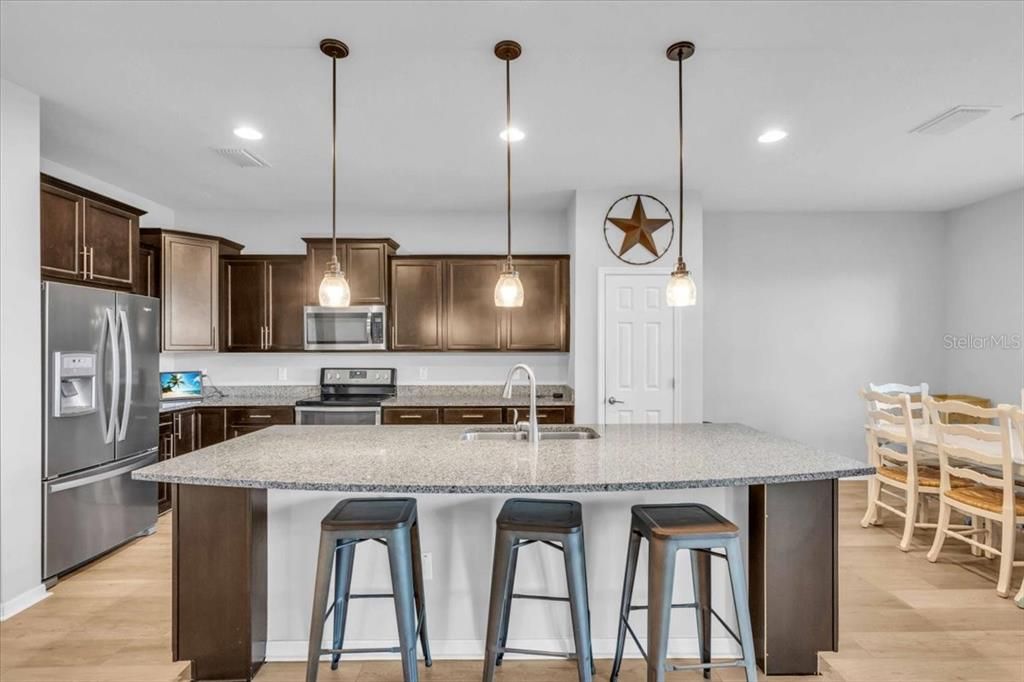 For Sale: $428,000 (3 beds, 2 baths, 2518 Square Feet)