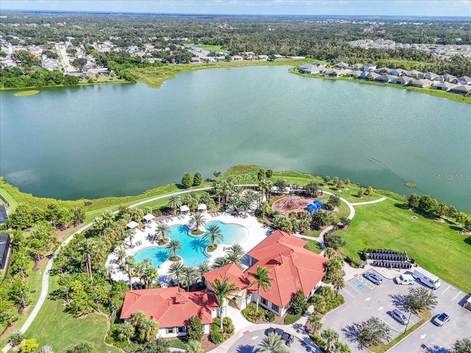 For Sale: $428,000 (3 beds, 2 baths, 2518 Square Feet)