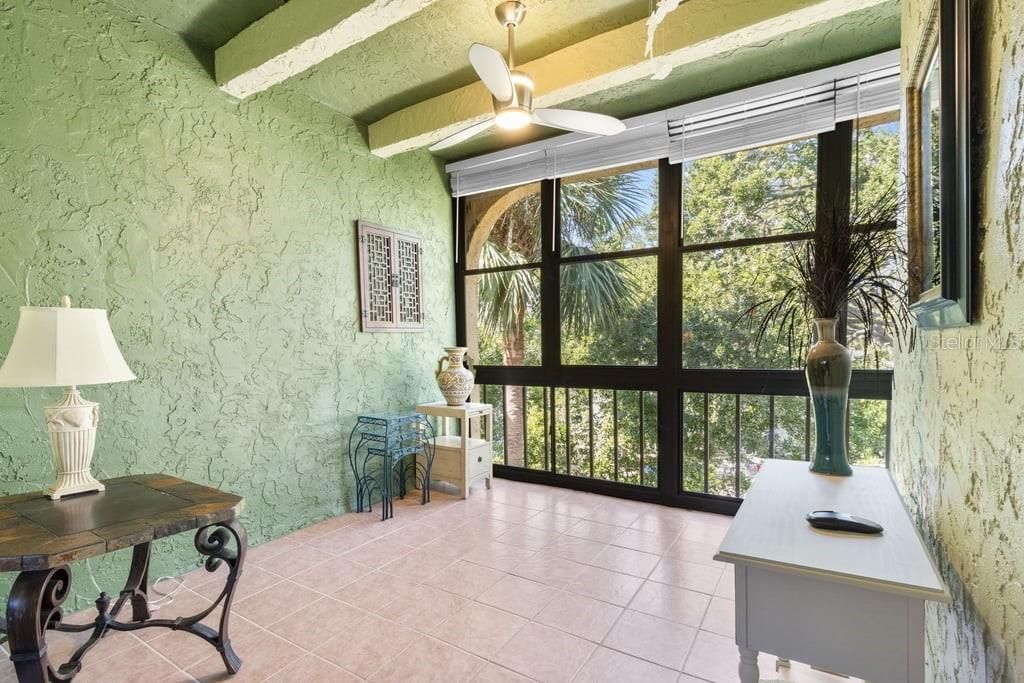 待售: $89,900 (1 贝兹, 1 浴室, 630 平方英尺)