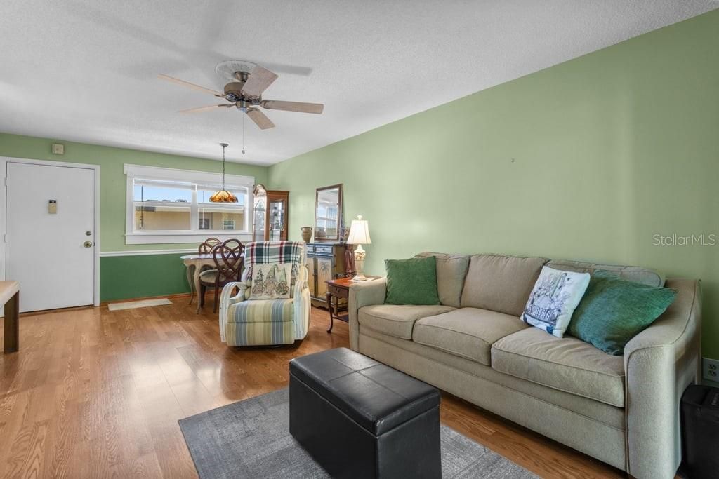 待售: $89,900 (1 贝兹, 1 浴室, 630 平方英尺)