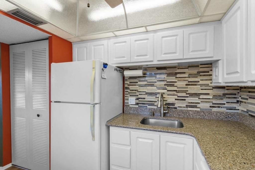 待售: $89,900 (1 贝兹, 1 浴室, 630 平方英尺)