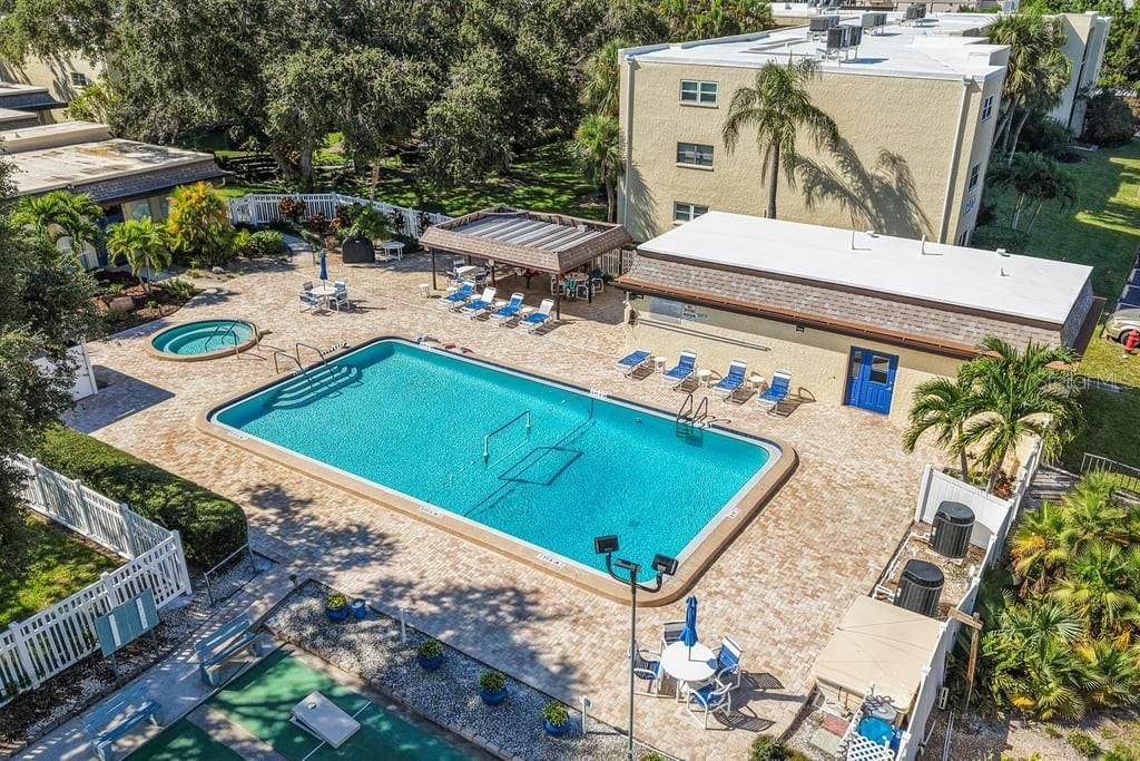 待售: $89,900 (1 贝兹, 1 浴室, 630 平方英尺)