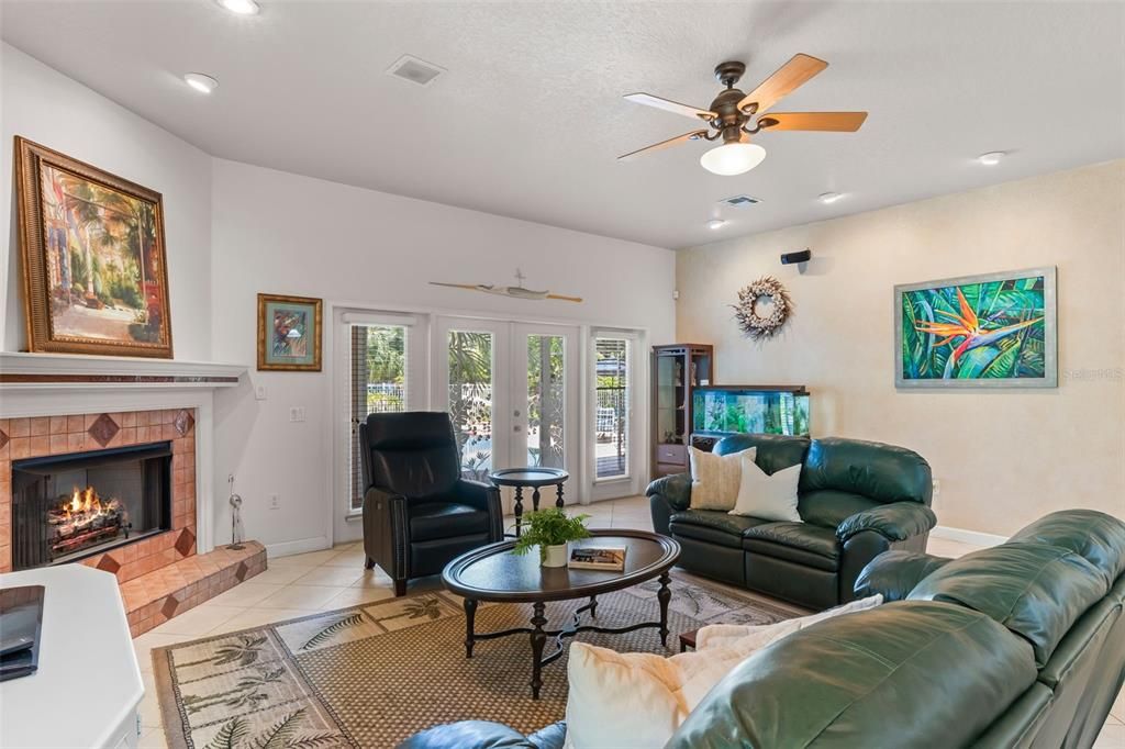 На продажу: $1,550,000 (4 спален, 3 ванн, 3128 Квадратных фут)