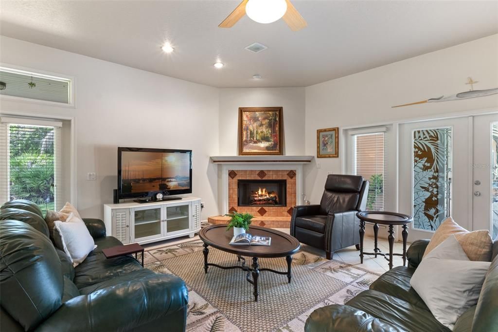 На продажу: $1,550,000 (4 спален, 3 ванн, 3128 Квадратных фут)