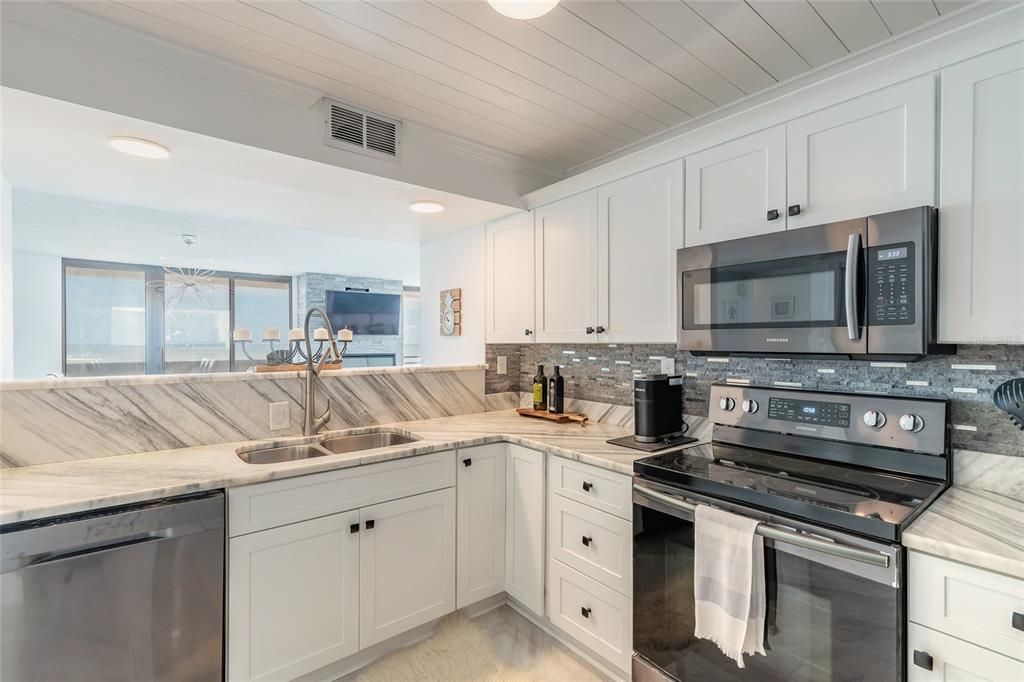 待售: $625,000 (3 贝兹, 2 浴室, 1735 平方英尺)