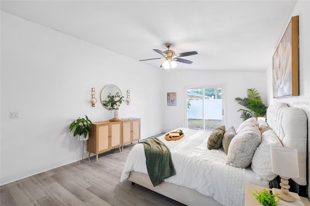 合同活跃: $379,000 (4 贝兹, 2 浴室, 1868 平方英尺)