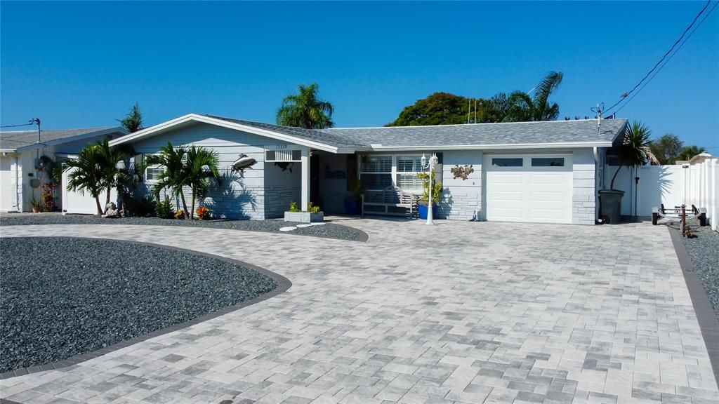 Под контрактом: $529,000 (2 спален, 2 ванн, 1597 Квадратных фут)