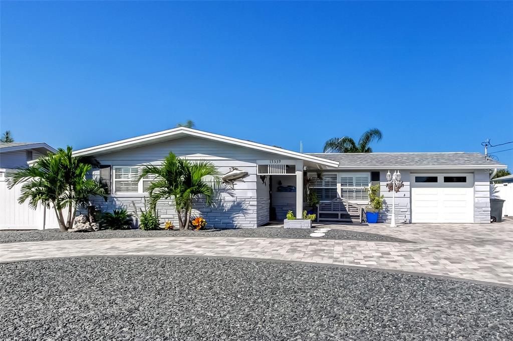 Под контрактом: $529,000 (2 спален, 2 ванн, 1597 Квадратных фут)