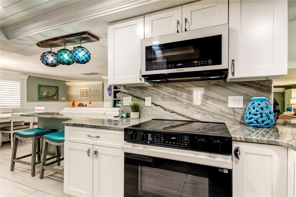 Под контрактом: $529,000 (2 спален, 2 ванн, 1597 Квадратных фут)