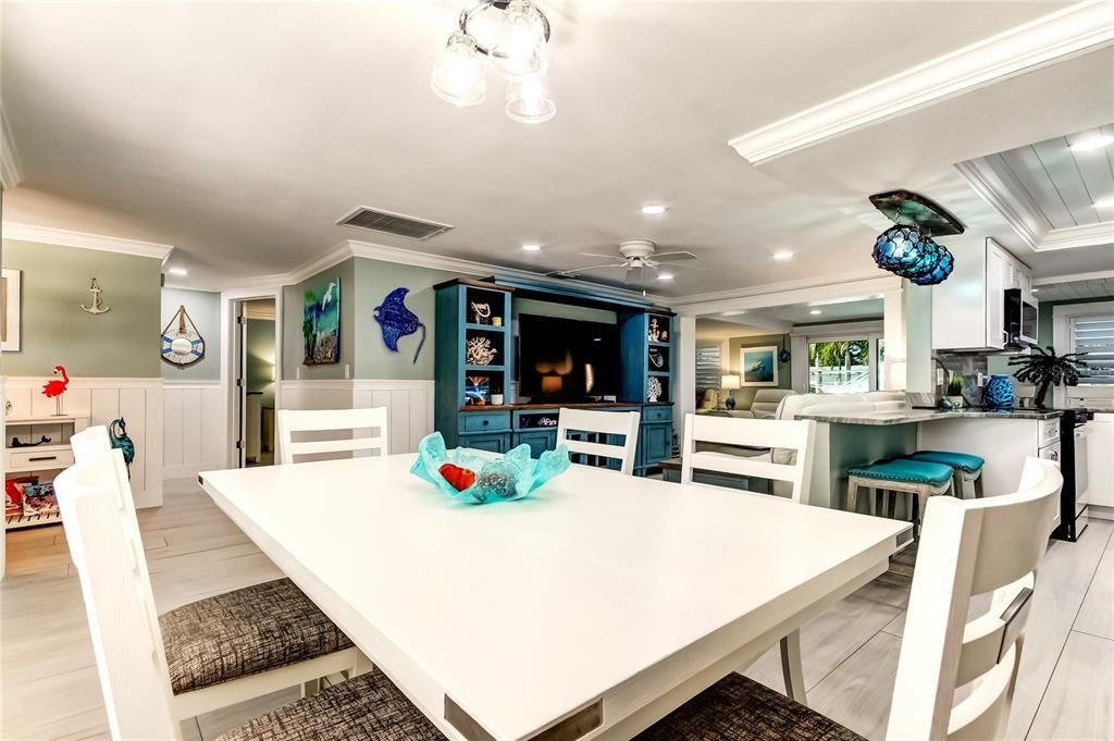 Под контрактом: $529,000 (2 спален, 2 ванн, 1597 Квадратных фут)