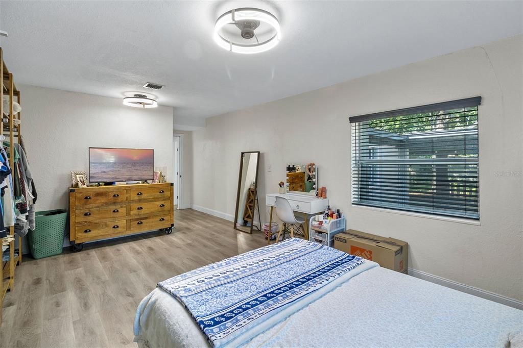 待售: $276,000 (3 贝兹, 2 浴室, 1199 平方英尺)