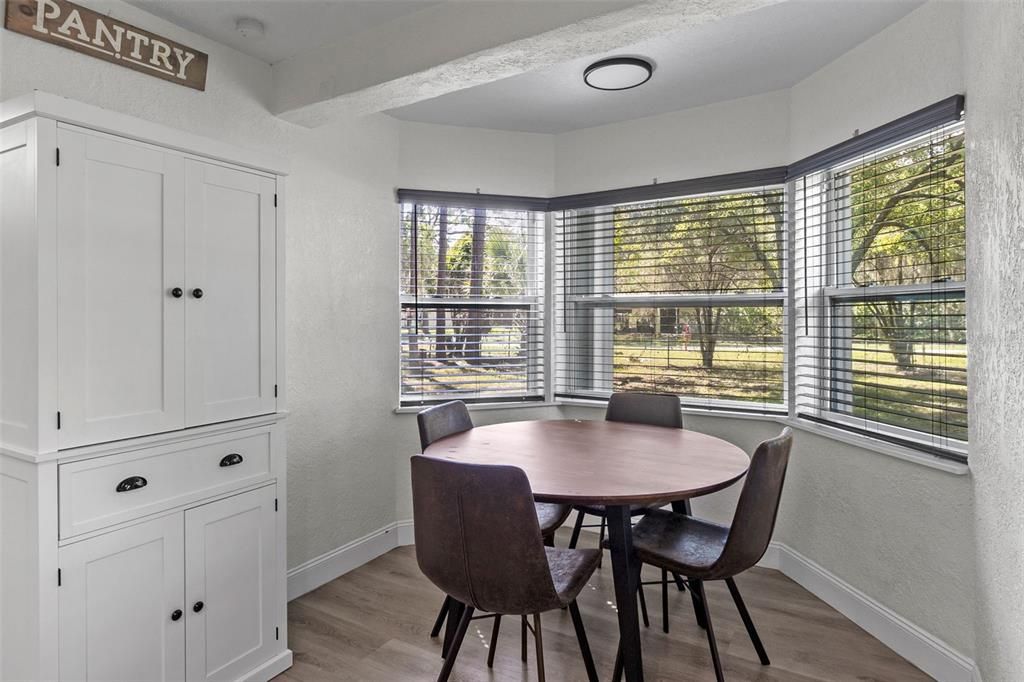 待售: $276,000 (3 贝兹, 2 浴室, 1199 平方英尺)