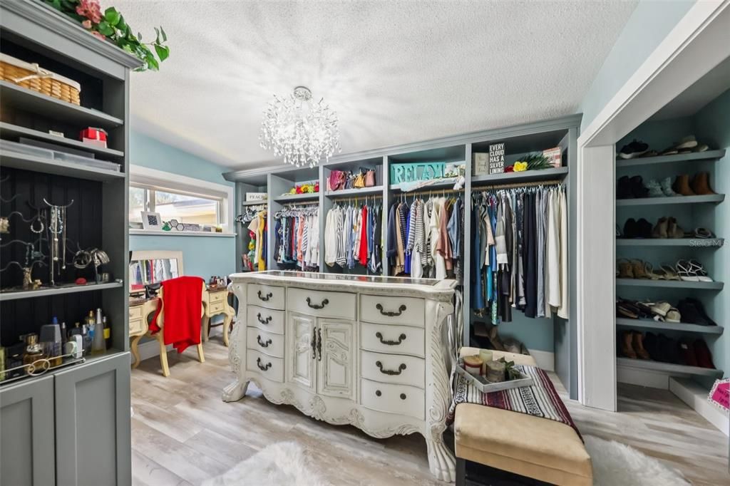 待售: $898,000 (3 贝兹, 2 浴室, 3285 平方英尺)