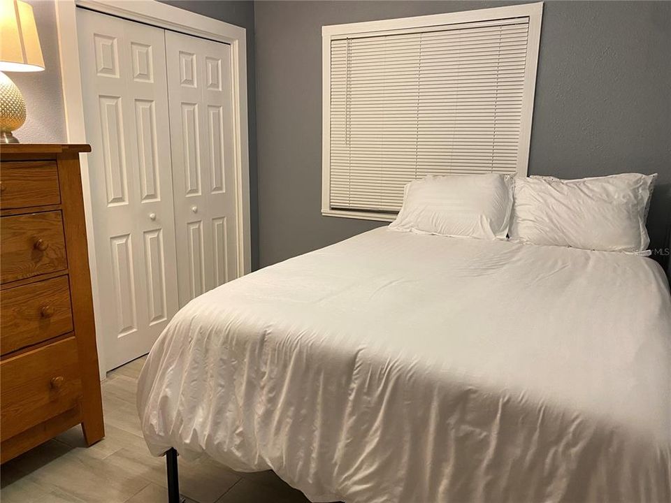 For Rent: $2,595 (2 beds, 1 baths, 915 Square Feet)